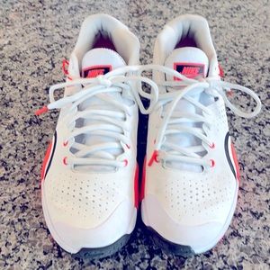 Nike Air Tennis Court Shoe Size 9